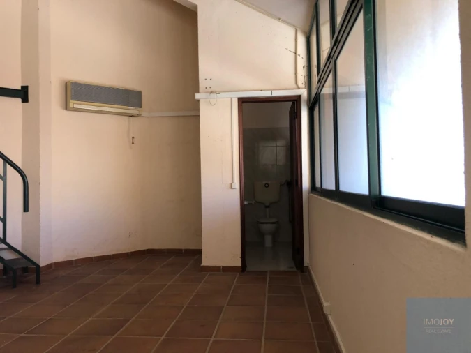 Loja para Venda em Quarteira Foto 5