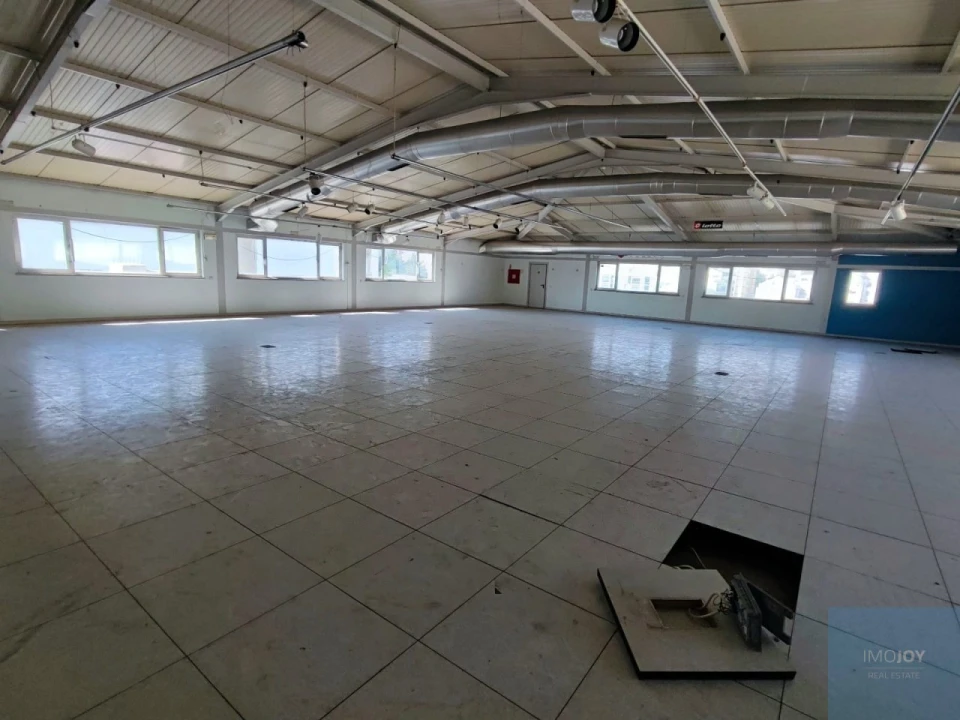 Armazém para Venda em Sacavém e Prior Velho Foto 1