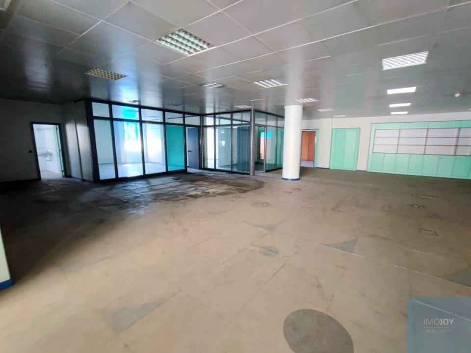 Armazém para Venda em Sacavém e Prior Velho Foto 12