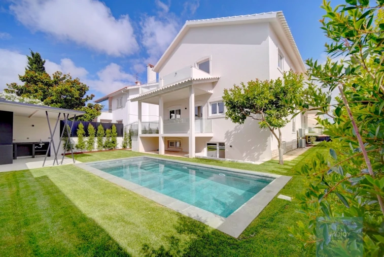 Moradia T5 para Venda em Cascais e Estoril Foto 1