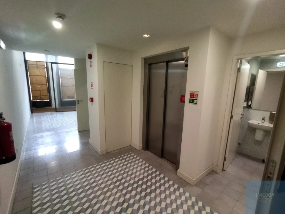 Prédio para Arrendamento em Cedofeita, Santo Ildefonso, Sé, Miragaia, São Nicolau e Vitória Foto 7