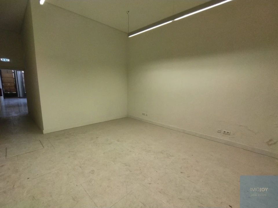 Prédio para Arrendamento em Cedofeita, Santo Ildefonso, Sé, Miragaia, São Nicolau e Vitória Foto 10