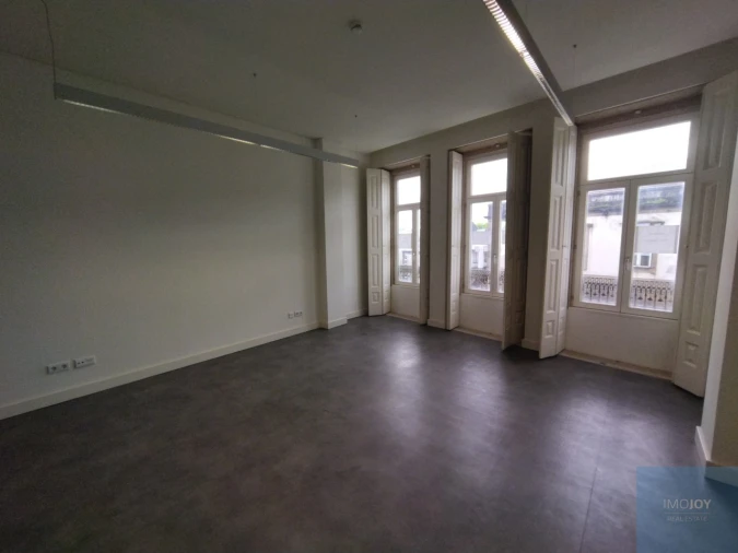 Prédio para Arrendamento em Cedofeita, Santo Ildefonso, Sé, Miragaia, São Nicolau e Vitória Foto 24