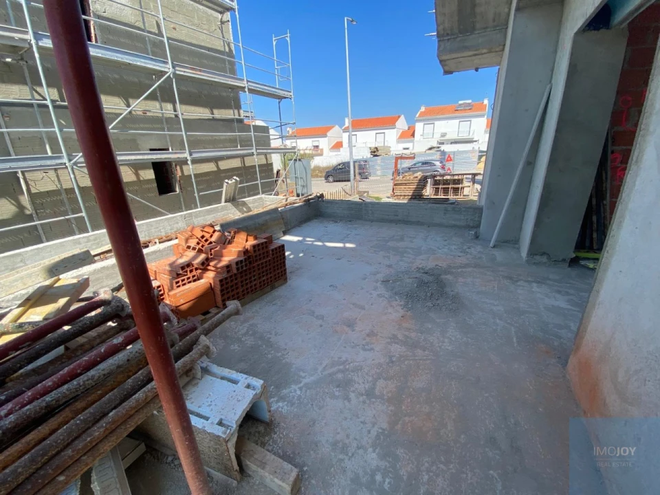 Moradia T4 para Venda em Atouguia da Baleia Foto 31