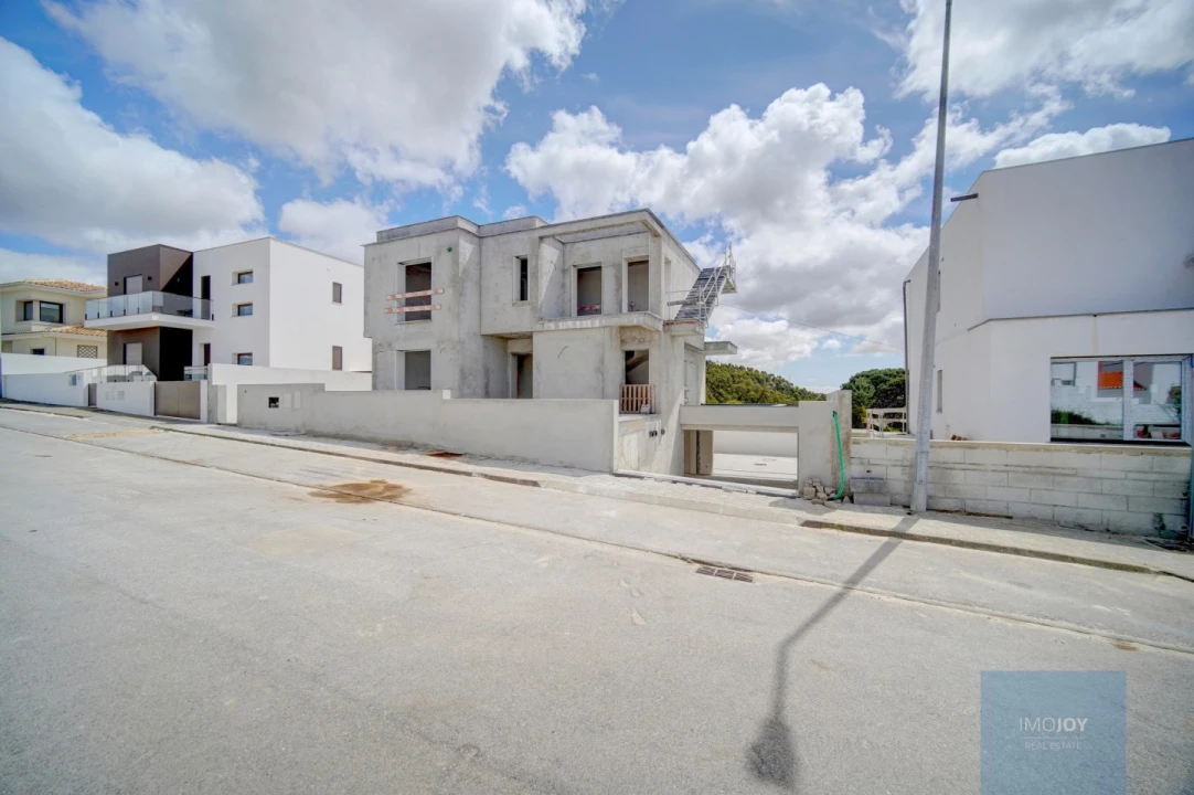 Moradia T4 para Venda em Atouguia da Baleia Foto 34