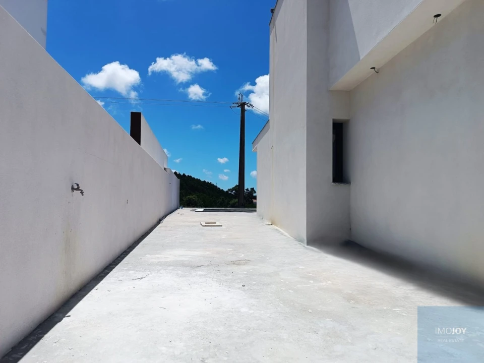 Moradia T4 para Venda em Atouguia da Baleia Foto 53