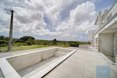 Moradia T4 para Venda em Atouguia da Baleia