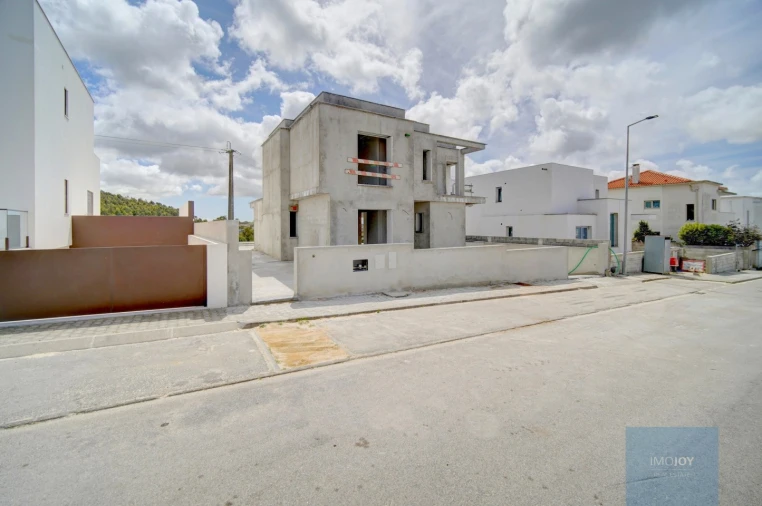 Moradia T4 para Venda em Atouguia da Baleia Foto 35