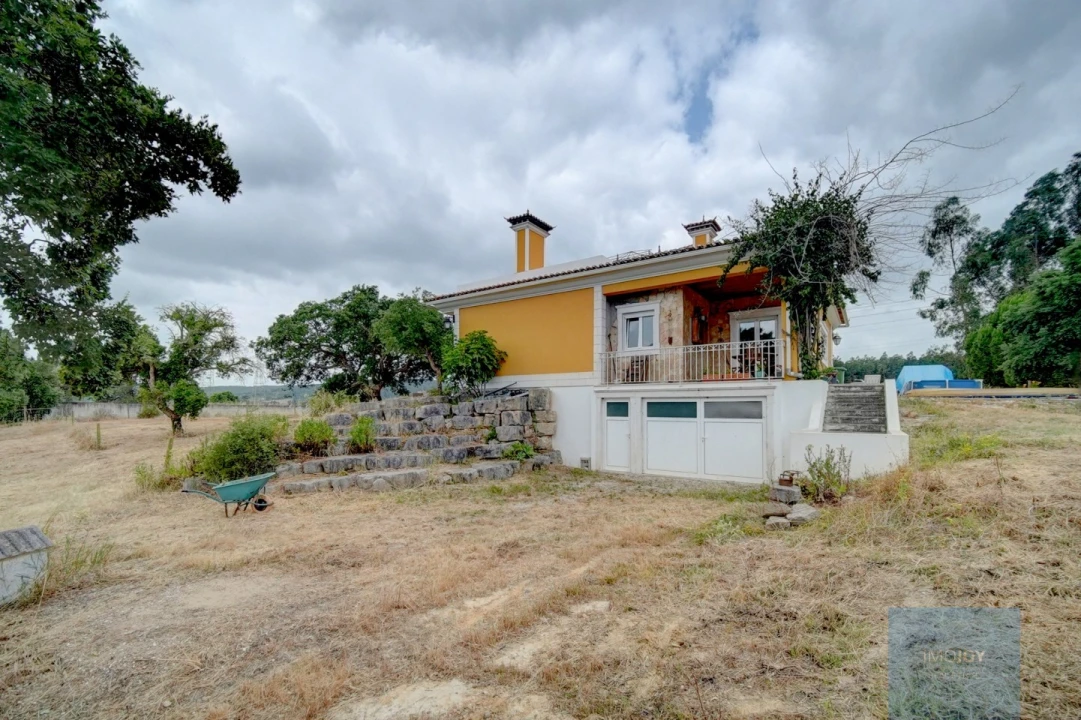 Quinta T3 para Venda em Alcoentre Foto 46