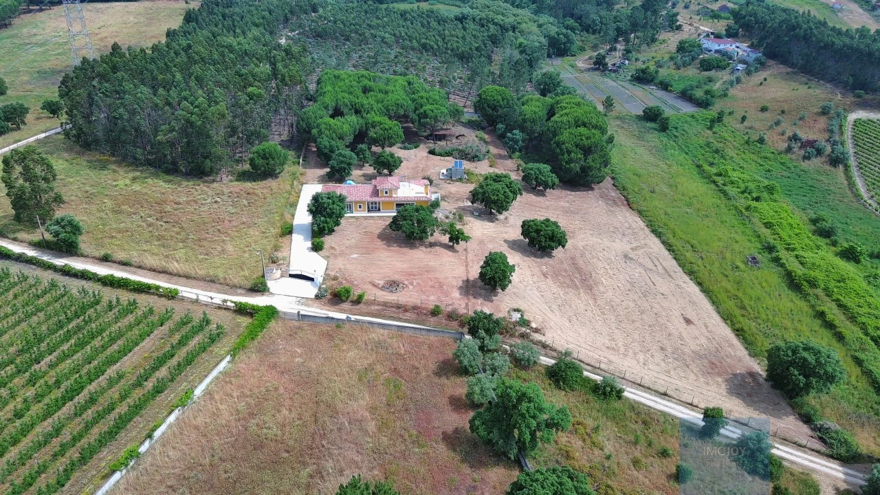 Quinta T3 para Venda em Alcoentre Foto 52