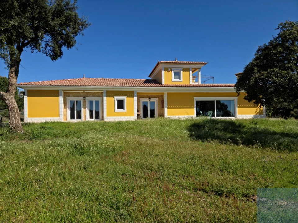 Quinta T3 para Venda em Alcoentre Foto 48