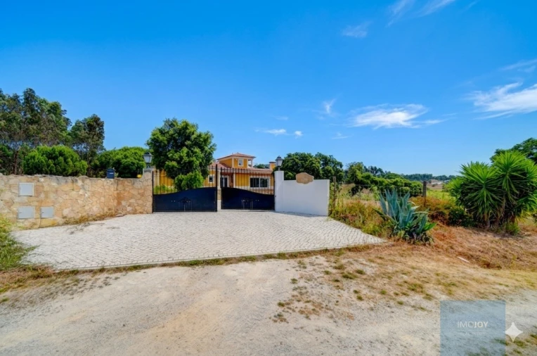 Quinta T3 para Venda em Alcoentre Foto 41