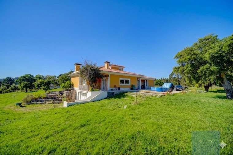 Quinta T3 para Venda em Alcoentre Foto 45