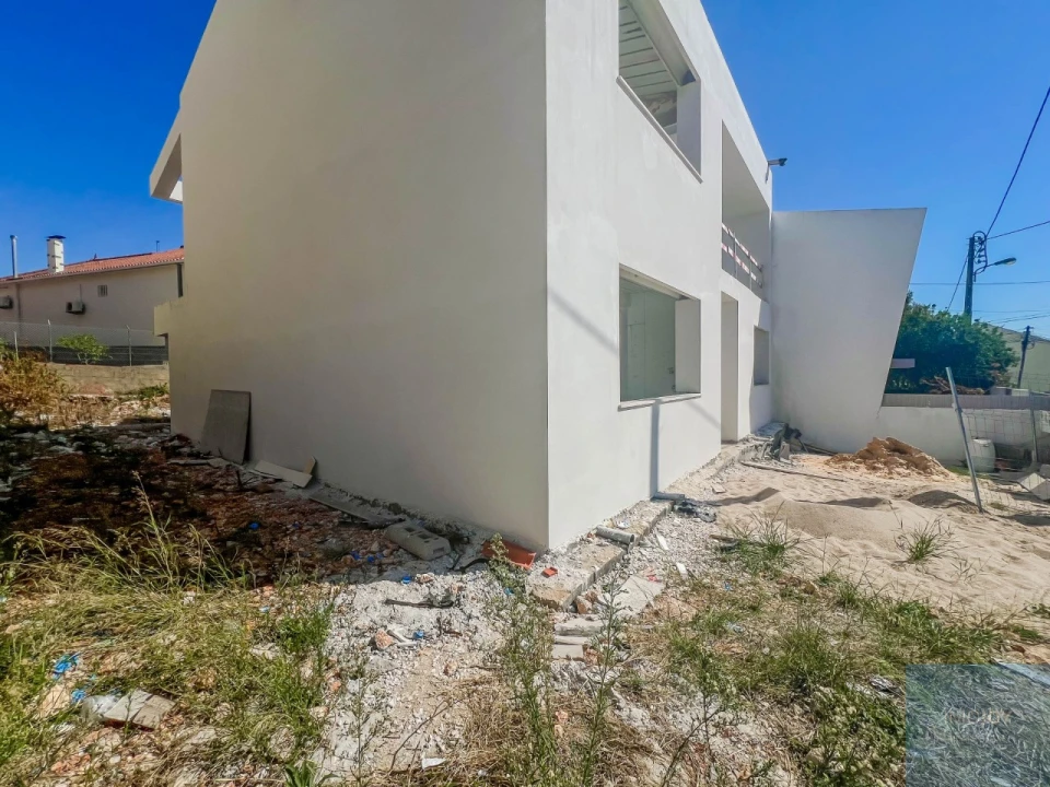 Moradia T4 para Venda em São Domingos de Rana Foto 12