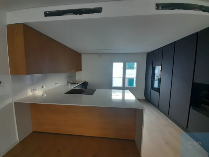 Apartamento T3 para Venda em Carcavelos e Parede Foto 5