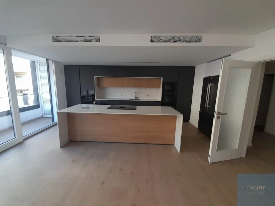Apartamento T3 para Venda em Carcavelos e Parede Foto 6