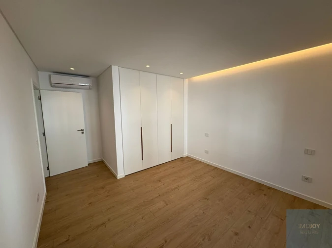 Apartamento T3 para Venda em Carcavelos e Parede Foto 21