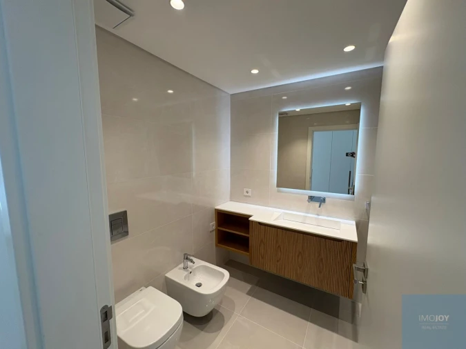 Apartamento T3 para Venda em Carcavelos e Parede Foto 22