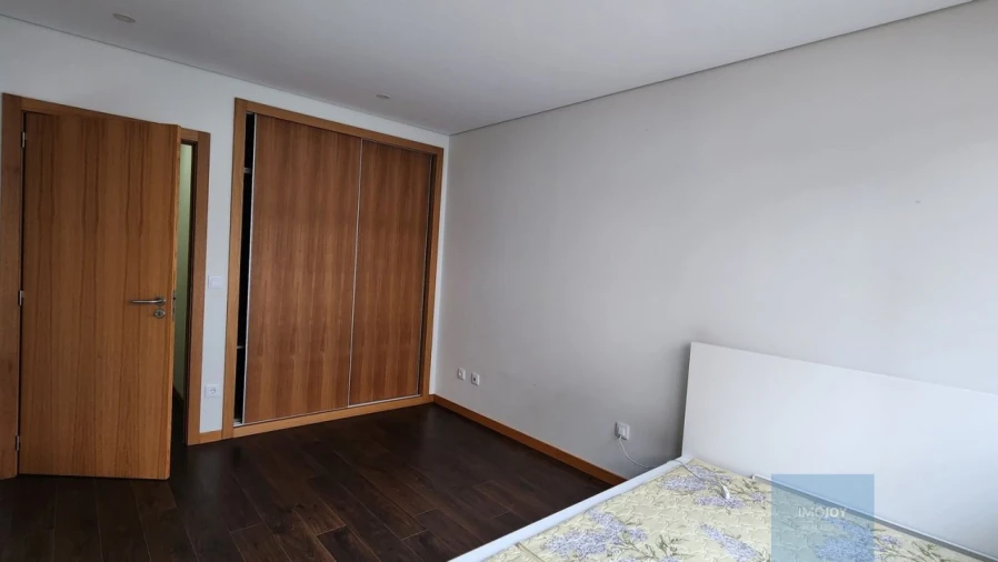 Apartamento T2 para Arrendamento em Cedofeita, Santo Ildefonso, Sé, Miragaia, São Nicolau e Vitória Foto 8