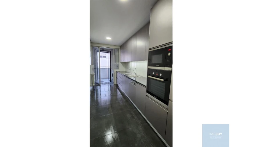 Apartamento T2 para Arrendamento em Cedofeita, Santo Ildefonso, Sé, Miragaia, São Nicolau e Vitória Foto 2