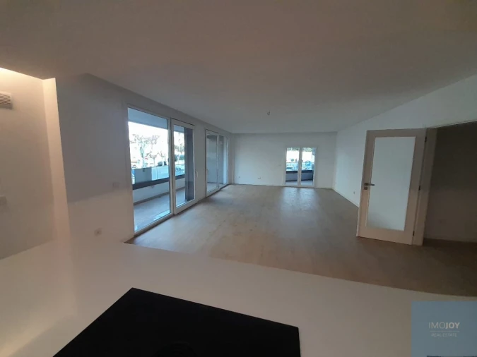 Apartamento T3 para Venda em Carcavelos e Parede