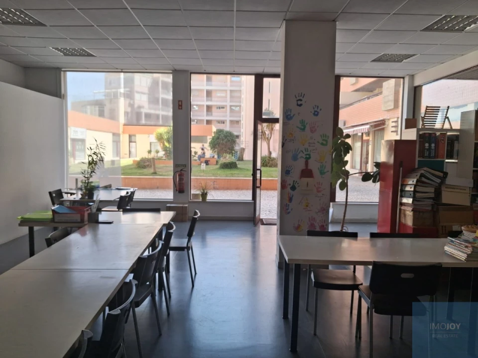 Loja para Arrendamento em Oeiras e São Julião da Barra, Paço de Arcos e Caxias Foto 4