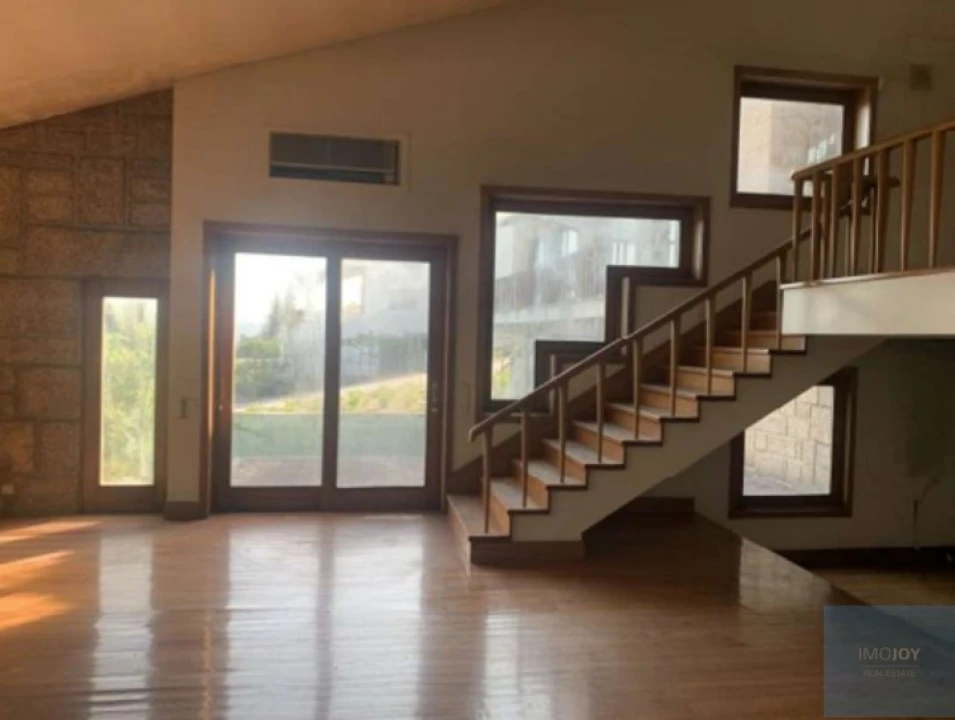 Moradia T5 para Venda em Azurem Foto 4