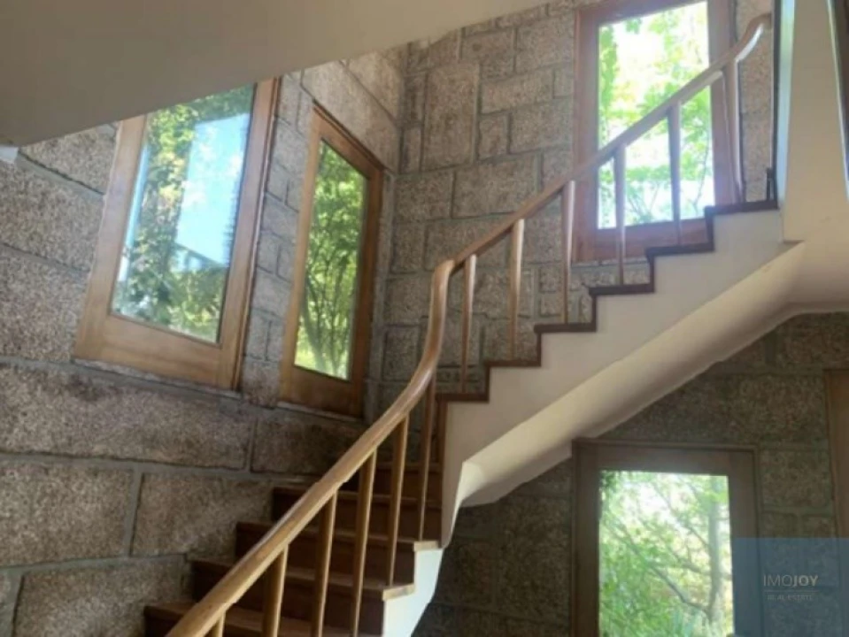 Moradia T5 para Venda em Azurem Foto 13