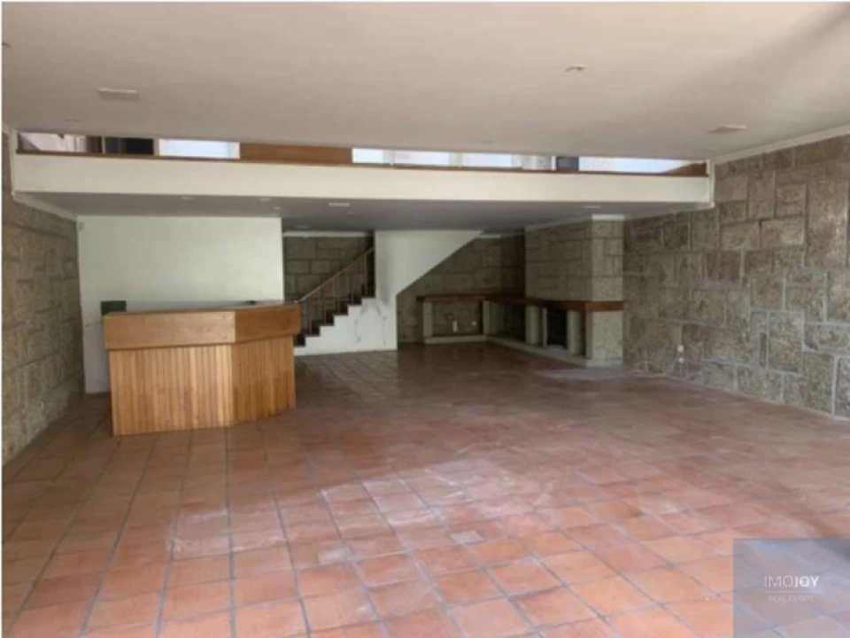 Moradia T5 para Venda em Azurem Foto 22