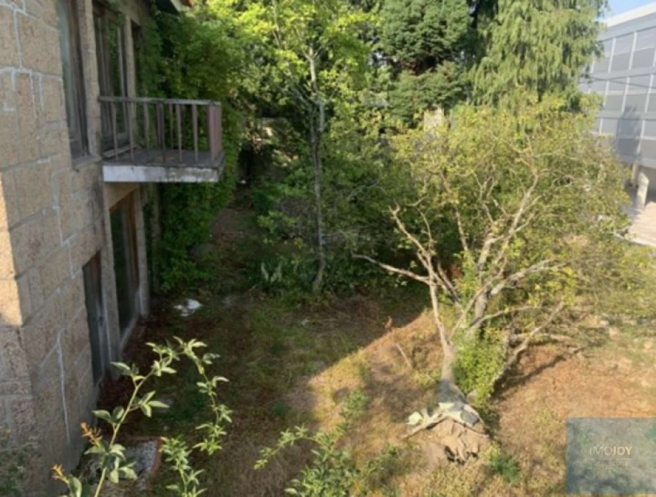 Moradia T5 para Venda em Azurem Foto 27