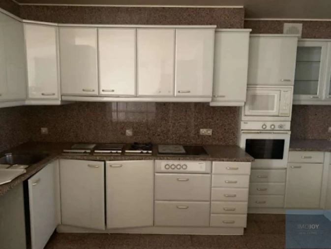 Moradia T5 para Venda em Azurem Foto 10