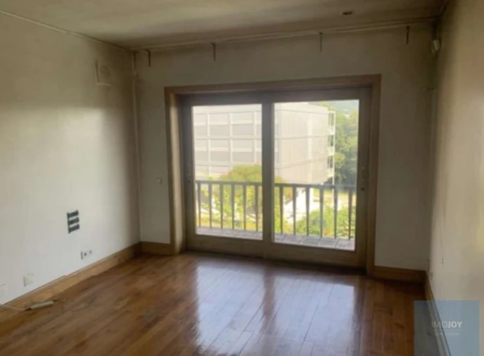 Moradia T5 para Venda em Azurem Foto 14