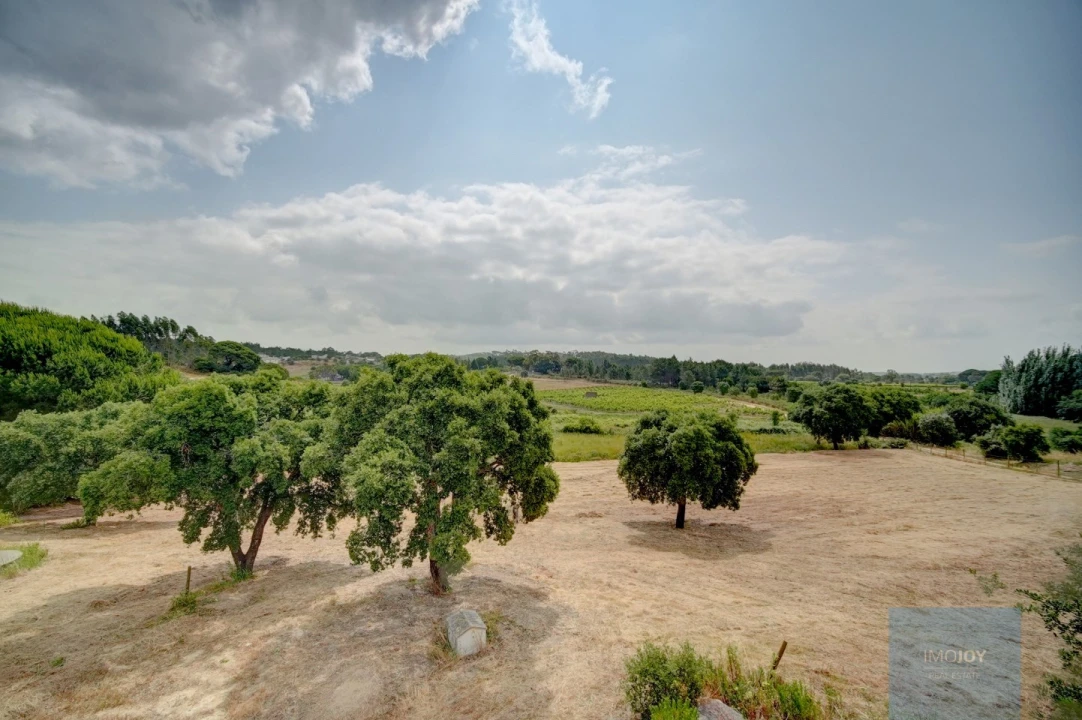 Moradia T3 para Venda em Alcoentre Foto 35