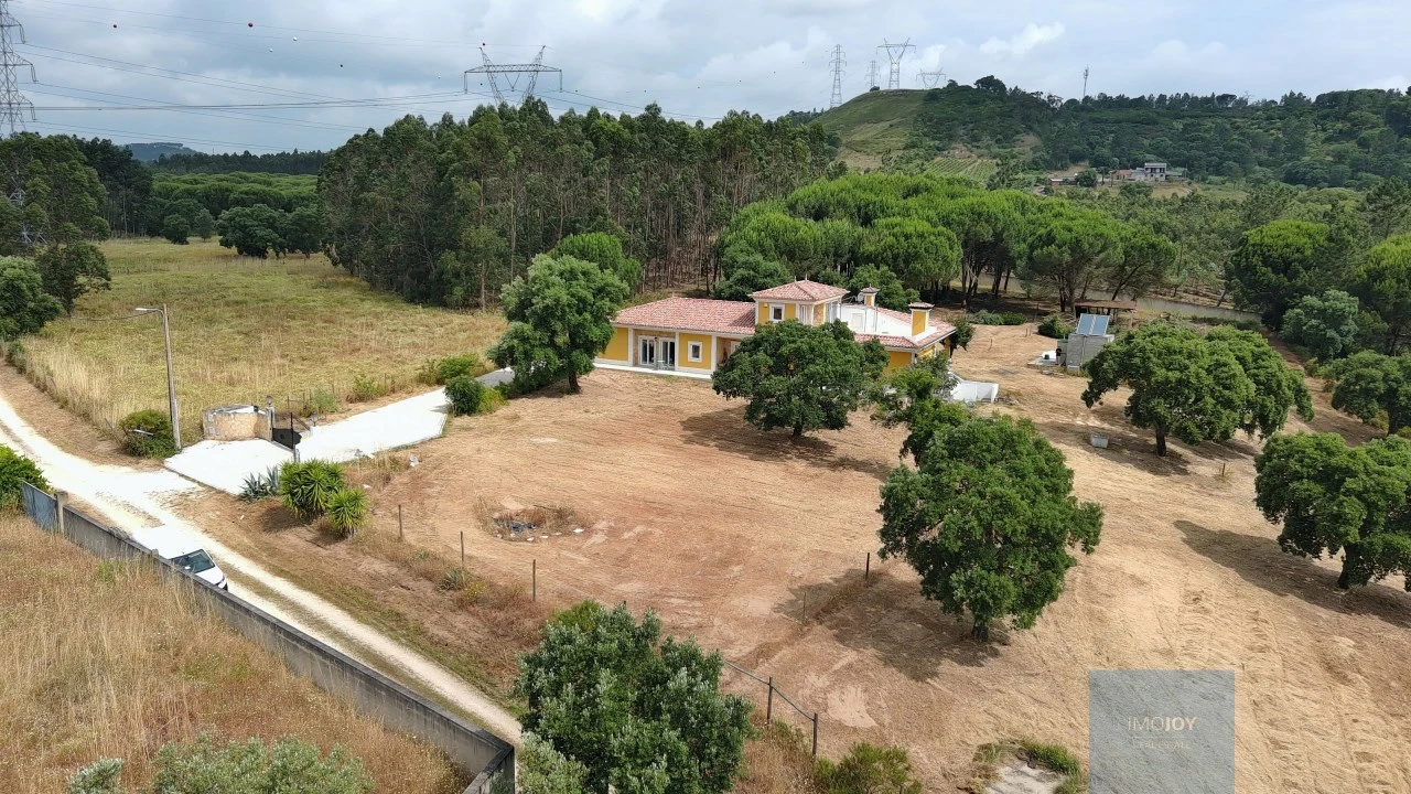 Moradia T3 para Venda em Alcoentre Foto 50