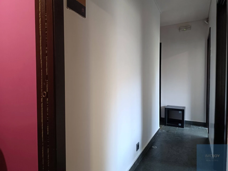 Loja para Venda em Carcavelos e Parede Foto 24