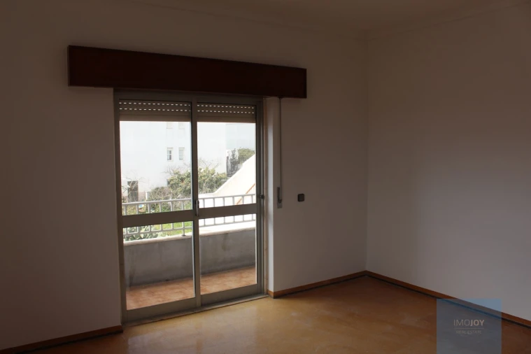 Moradia T3 para Venda em Odivelas Foto 5