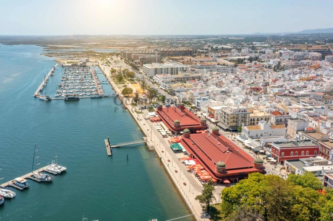Terreno para Venda em Quelfes Foto 1