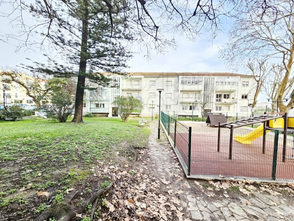 Apartamento T3 para Venda em Carcavelos e Parede Foto 46