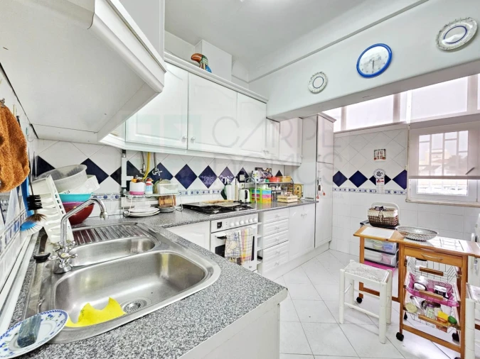 Apartamento T3 para Venda em Carcavelos e Parede Foto 3