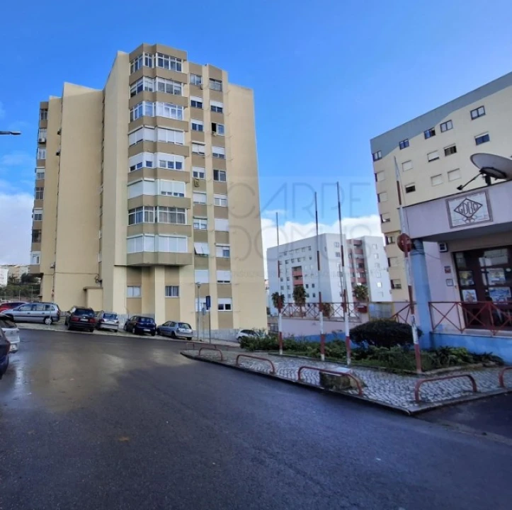 Apartamento T3 para Venda em Ramada e Caneças Foto 1