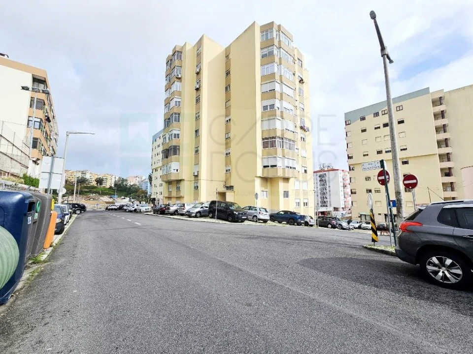 Apartamento T3 para Venda em Ramada e Caneças Foto 47