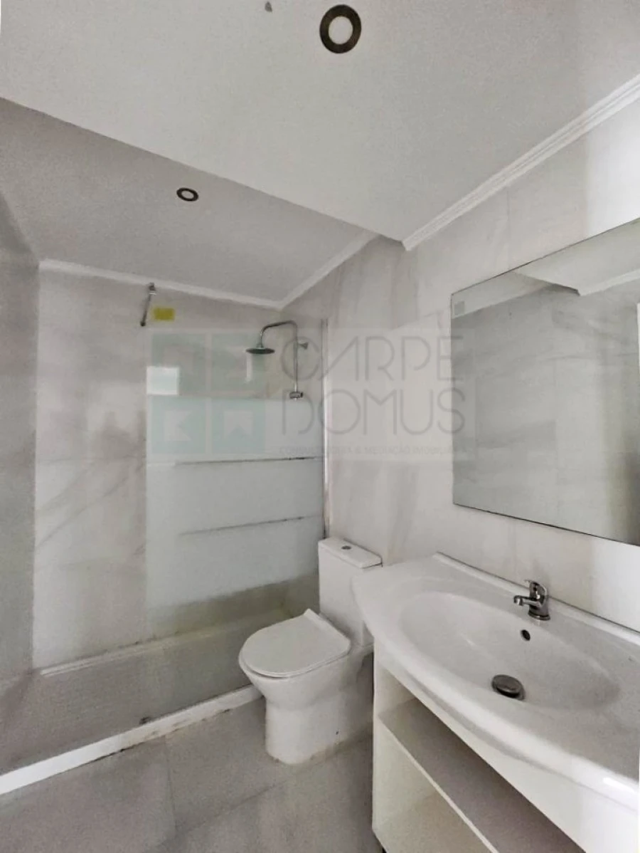 Apartamento T3 para Venda em Ramada e Caneças Foto 7