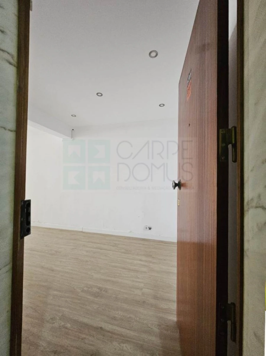 Apartamento T3 para Venda em Ramada e Caneças Foto 42