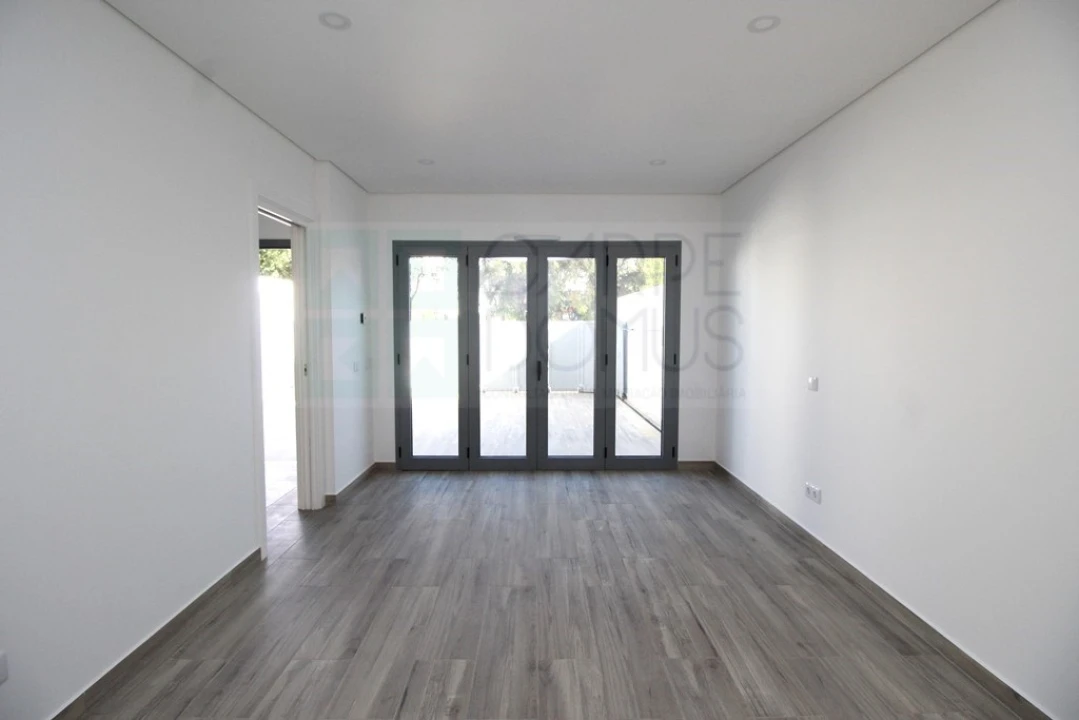 Moradia T3 para Venda em Tavira (Santa Maria e Santiago) Foto 7