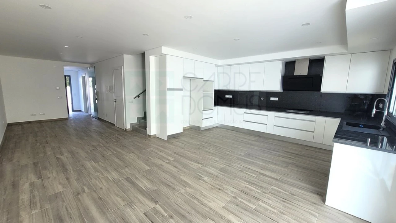 Moradia T3 para Venda em Tavira (Santa Maria e Santiago) Foto 12