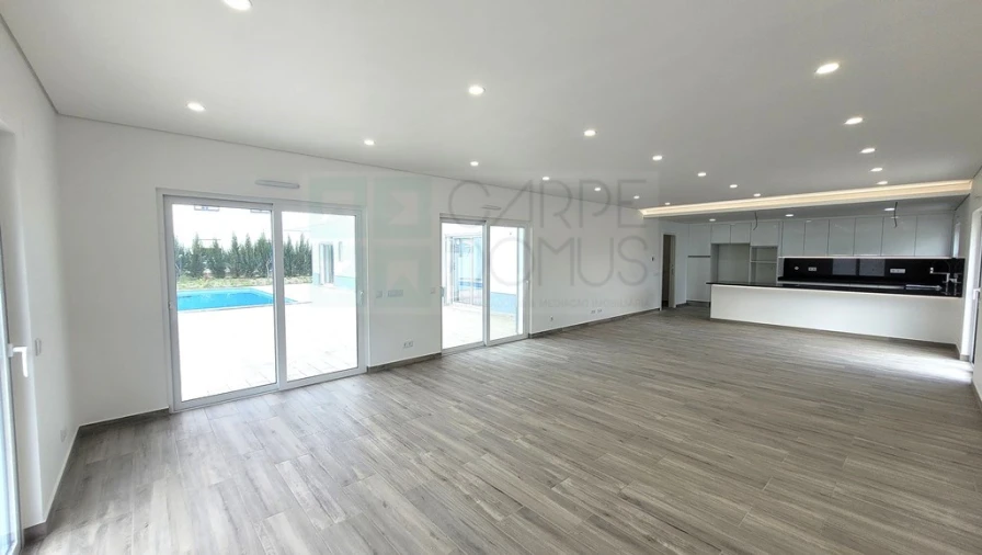 Moradia T4 para Venda em Altura Foto 2