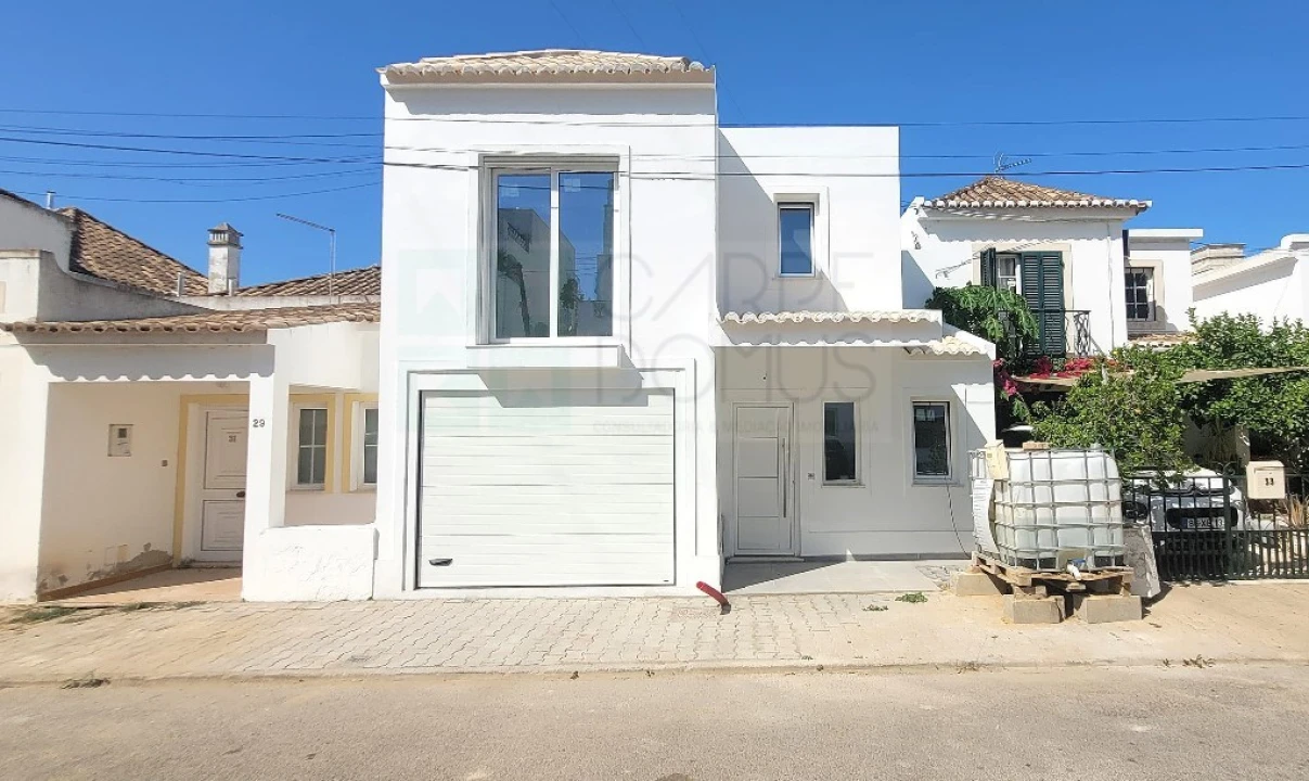 Moradia T3 para Venda em Tavira (Santa Maria e Santiago) Foto 1