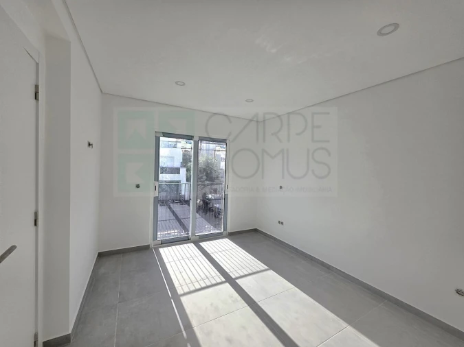 Moradia T3 para Venda em Tavira (Santa Maria e Santiago) Foto 8