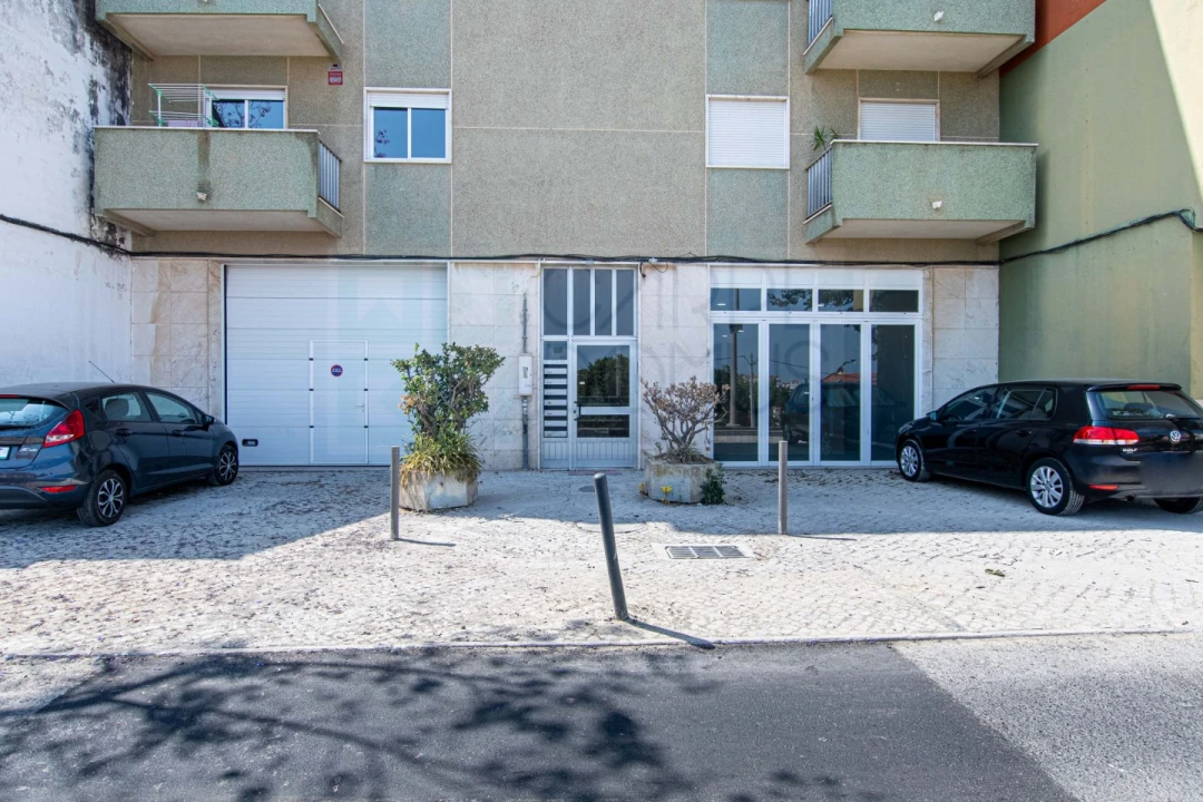 Garagem para Venda em Alverca do Ribatejo e Sobralinho Foto 2