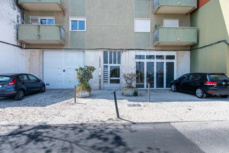 Garagem para Venda em Alverca do Ribatejo e Sobralinho Foto 2